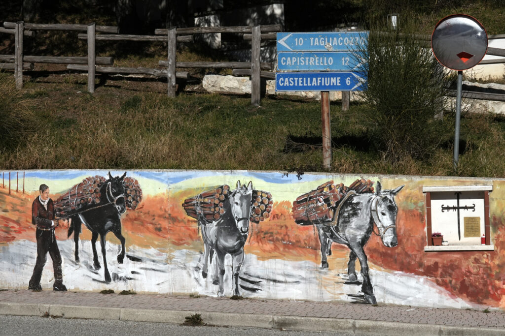 I MULI DI CAPPADOCIA - MURALE PETRELLA LIRI